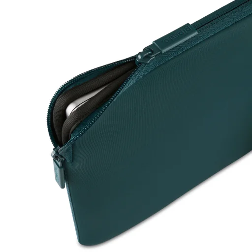  MacBook Neo 13 (A18 Pro) sötét türkiz Pipetto Classic Fit tok - 10