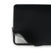 MacBook Neo 13 (A18 Pro) fekete Pipetto Classic Fit tok thumbnail