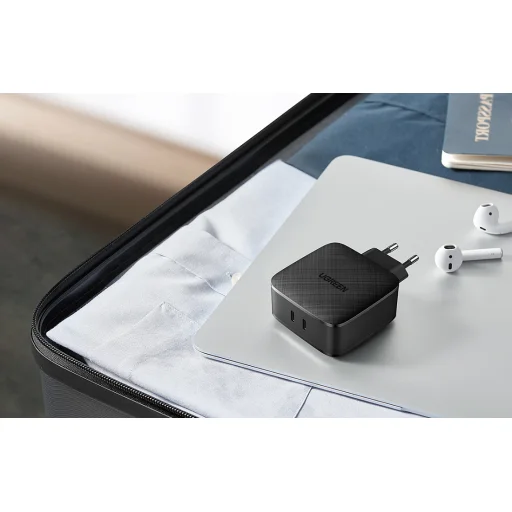 Ugreen CD216 Hálózati gyorstöltő adapter 2xUSB Type-C 66W PD fekete - 2