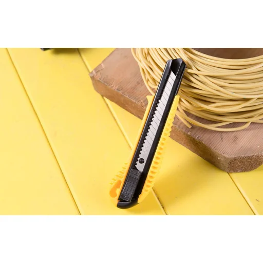 Deli Tools EDL003 sniccer kés 18mm SK5 - 4