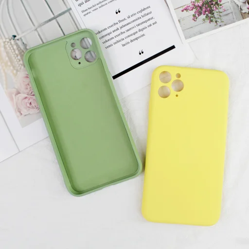 iPhone 13 Pro szilikon tok sötétkék színben - 2