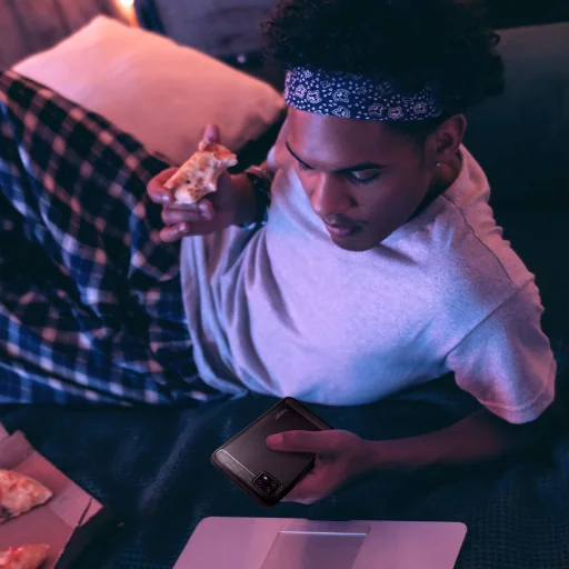 Samsung Galaxy S21 FE Spigen Rugged Armor tok matt fekete - 8