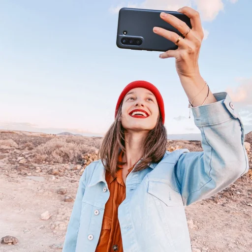 Samsung Galaxy S21 FE Spigen Thin Fit ultravékony tok fekete (ACS03050) - 5