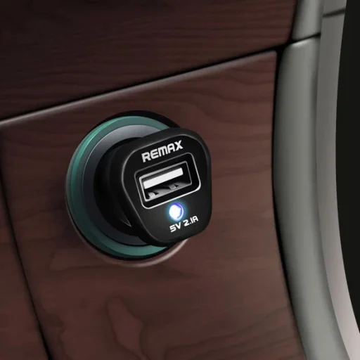 Remax szivargyújtós autós töltő fekete, USB, 12V, szivargyújtó univerzális autós töltő - 4