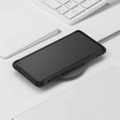 Ringke Fusion X PC tok TPU kerettel Samsung S10 szénszál mintával fekete színben - 7