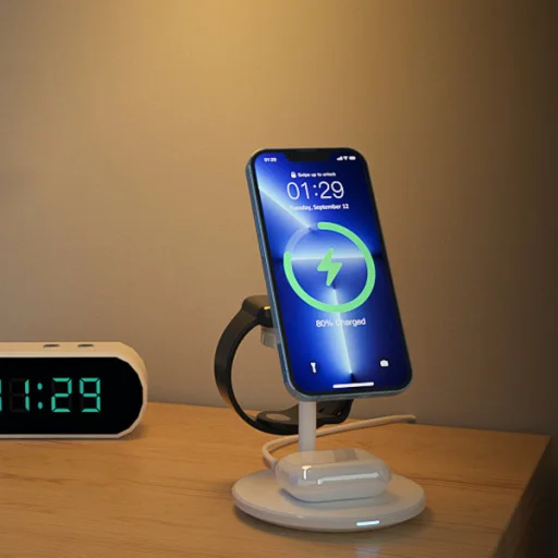 Choetech 3 az 1-ben mágneses, vezeték nélküli töltőállomás MagSafe-kompatibilis iPhone, Apple Watch, AirPods számára (T585-F) fehér - 15