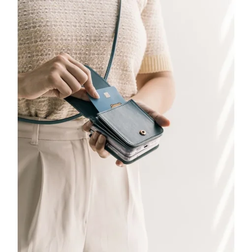 Samsung Galaxy Z Flip 4 Ringke Signature valódi bőr tok vállpánttal kék - 7