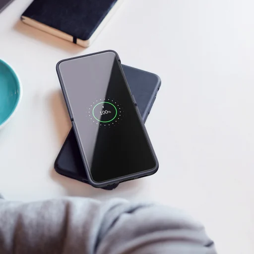 Samsung Galaxy Z Flip 3 Dux Ducis Venice Leather bőr tok piros - 12