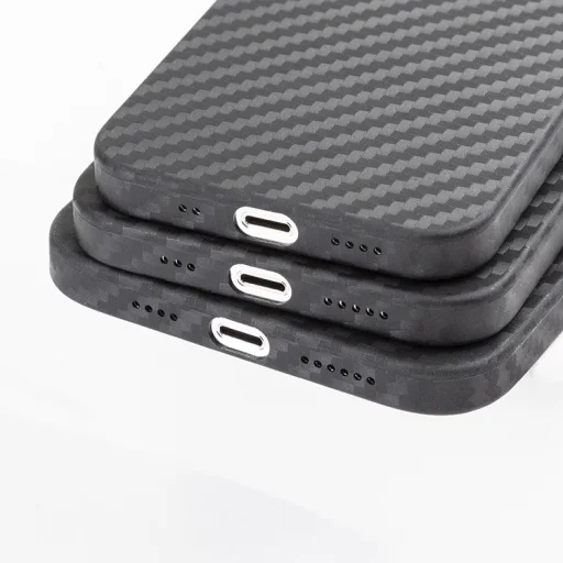 iPhone 14 Pro MagSafe-kompatibilis karbon mintás TPU tok fekete színben Alphajack - 5