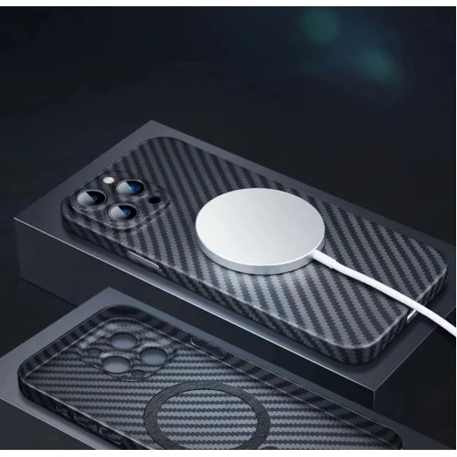 iPhone 14 Pro MagSafe-kompatibilis karbon mintás TPU tok fekete színben Alphajack - 2