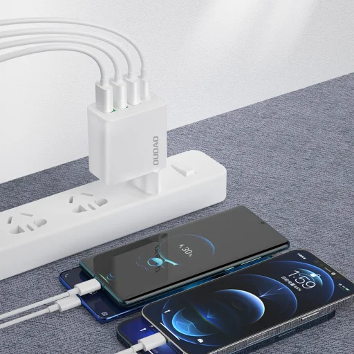 Dudao gyorstöltő 3x USB / 1x USB Type C 20W, PD, QC 3.0 fehér (A5H) - 5