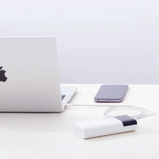 Wozinsky powerbank 30000mAh Li-Ion 4 x USB LCD kijelzővel 2A fehér (WPB-001WE) - 2