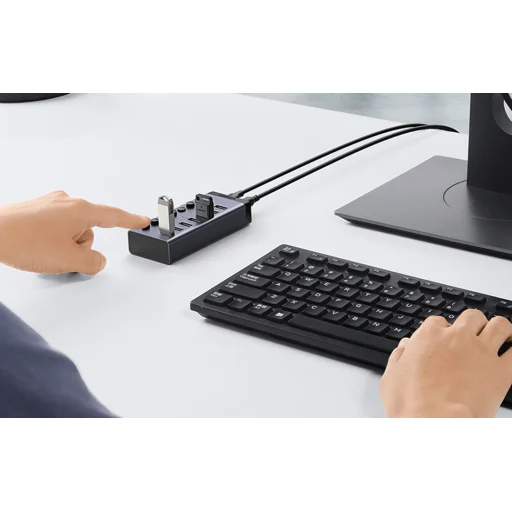 Ugreen 7in1 HUB elosztó adapter USB-C, 7x USB-A 3.0 12V 2A (fekete) - 4