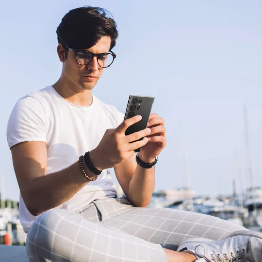 Samsung Galaxy S23 Ultra Spigen Optik.TR 2x kameralencsevédő 9H üveg fekete keretes (AGL05950) - 3