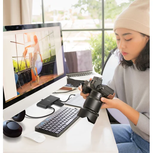 Belkin CONNECT USB-C elosztó adapter - 4-Port USB-C Hub - fekete - 5