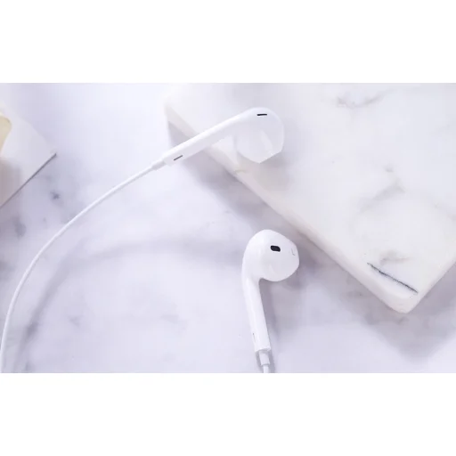 Foneng T28 vezetékes fülhallgató lightning csatlakozóval, vezérlővel (fehér) - 4