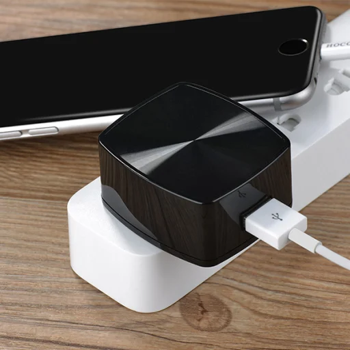 Hoco hálózati, USB fali töltő adapter USB QC 3.0 fekete - 4