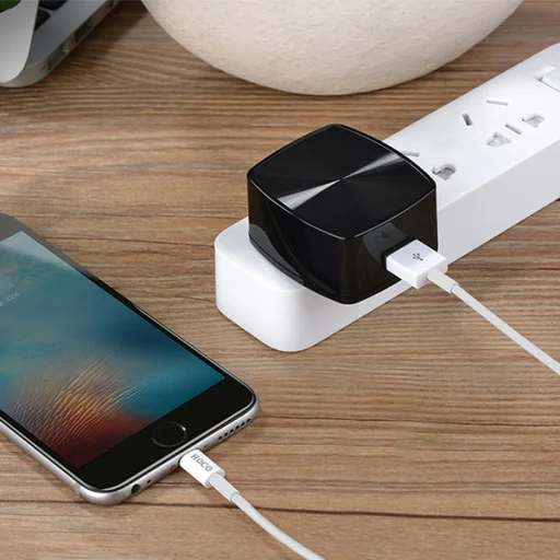 Hoco hálózati, USB fali töltő adapter USB QC 3.0 fekete - 5