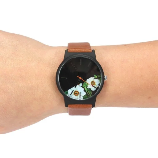 Női karóra barna szíjjal - 2