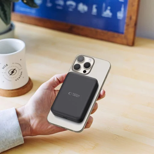 Tech-Protect LifeMag PB11 Powerbank MagSafe funkcióval 10000mAh 15W USB-C port - fekete + USB-C kábel - 7
