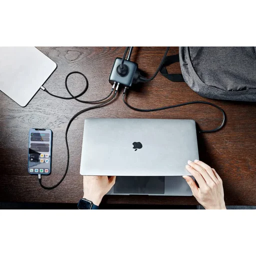 UGREEN CD268 hálózati elosztó EU, 65W, 1,8m (fekete) USB portokkal - 5