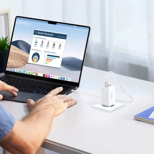 Ugreen CD244 65W USB-A / 2x USB-C GaN gyorstöltő - fehér - 6