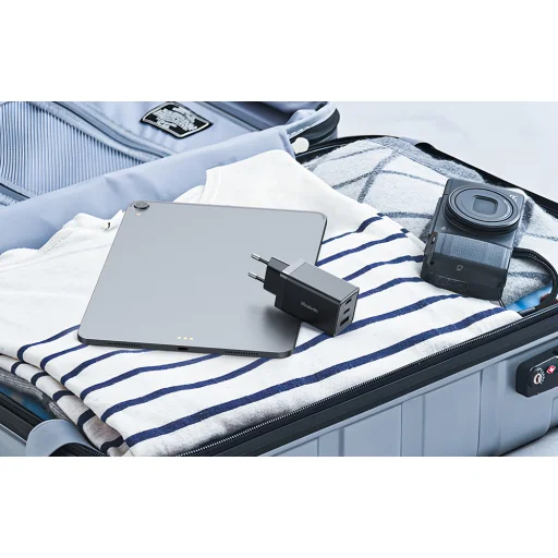 Mcdodo CH-1541 GaN hálózati töltő, 2x USB-C, 1x USB, 67W (fekete) - 5