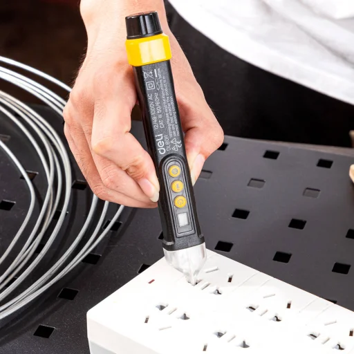 Deli Tools EDL8011 feszültségmérő 12 / 48-1000V AC (fekete) - 4