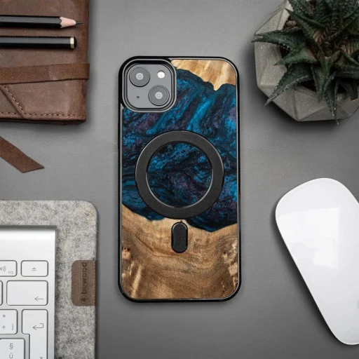 Bewood Unique MagSafe Neptun fa és gyanta tok iPhone 14 Plus - Sötétkék és Fekete - 3