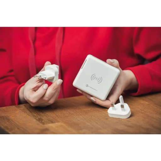 FORCELL F-ENERGY multifunkciós töltő 15W 4in1 USB/USB-C csatlakozóval, 8000mAh power bankkal és vezeték nélküli töltéssel - 14