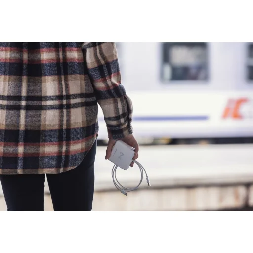 FORCELL F-ENERGY multifunkciós töltő 15W 4in1 USB/USB-C csatlakozóval, 8000mAh power bankkal és vezeték nélküli töltéssel - 24