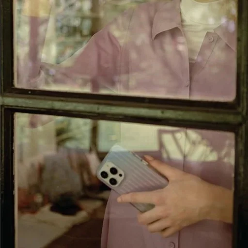 Uniq Coehl Linear tok iPhone 14 Plus - irizáló - 3