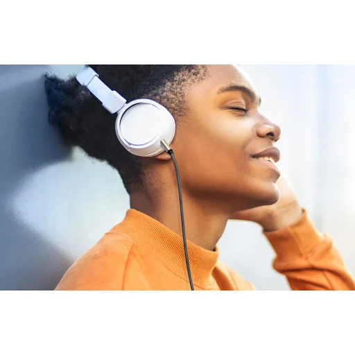 AUX kábel 3.5mm Ugreen AV125, aranyozott, 3m (szürke) - 3