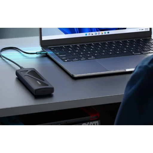 UGREEN 15512 M.2 NVMe külső SSD ház - 4