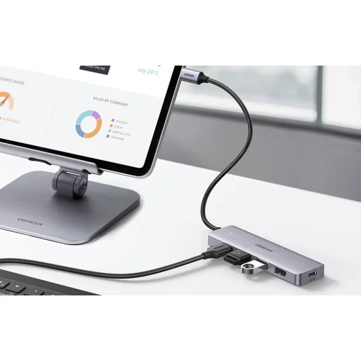 UGREEN 4 az 1-ben hub adapter USB-C - 4x USB 3.0 + USB-C (szürke) - 2