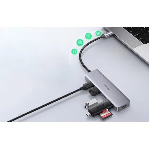 UGREEN 4 az 1-ben hub adapter USB-C - 4x USB 3.0 + USB-C (szürke) - 3